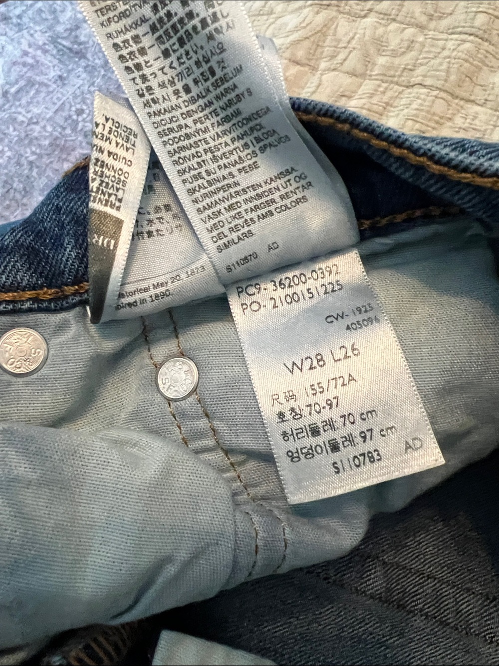 Levi's 501® Crop Straight Jeans in Medium Blue - Picture 4 of 9